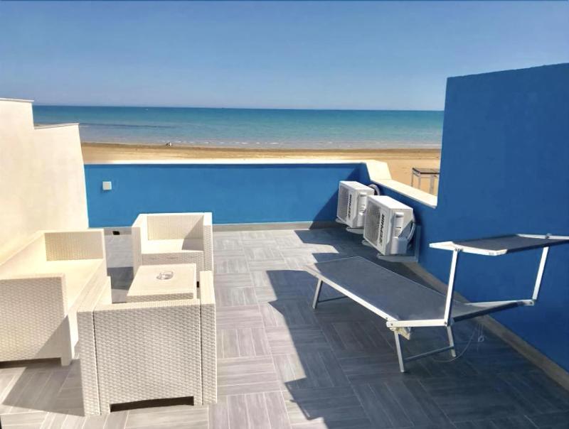 Terrazze Sul Mare Bed & Breakfast Pozzallo Luaran gambar