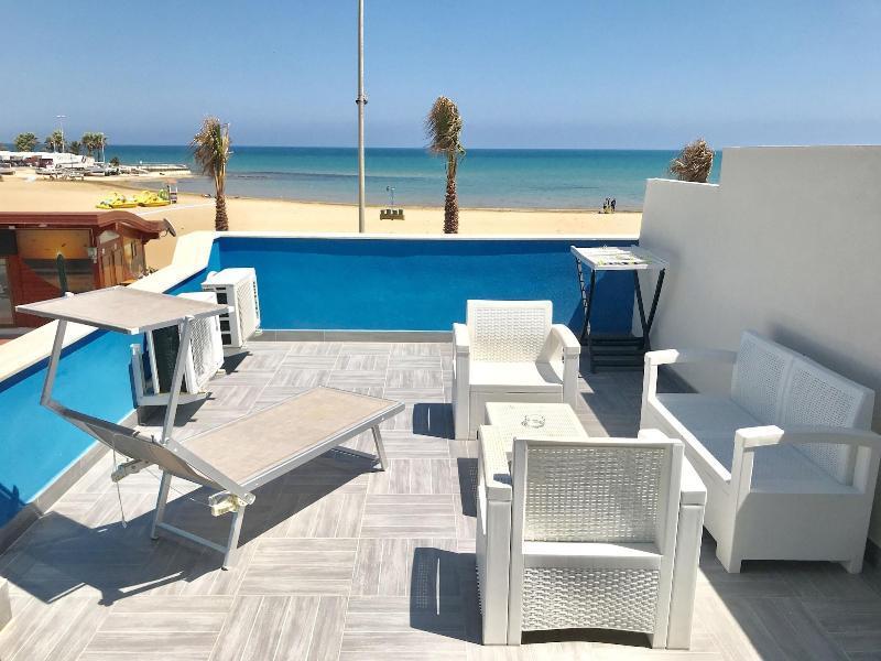 Terrazze Sul Mare Bed & Breakfast Pozzallo Luaran gambar