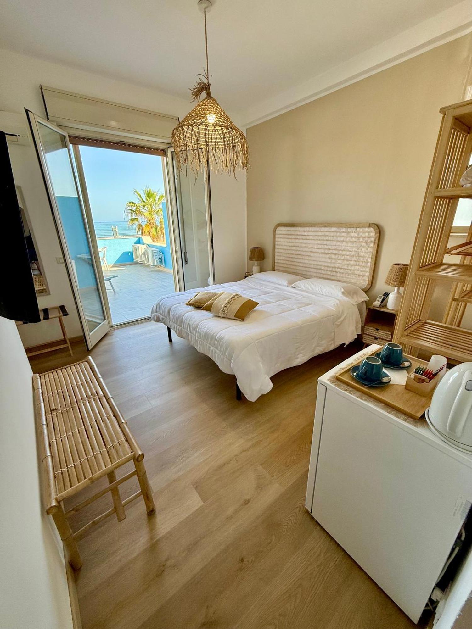 Terrazze Sul Mare Bed & Breakfast Pozzallo Luaran gambar